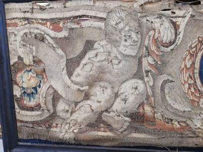 null FLANDERS

Fragment of a tapestry in polychrome wool decorated with a central...