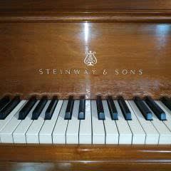 null PIANO STEINWAY

portant le n° 398 790

Fabriqué à New-York en 1966/67.

Modèle...