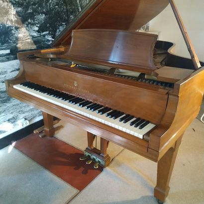 null STEINWAY PIANO

bearing the n° 398 790

Made in New-York in 1966/67.

Model...