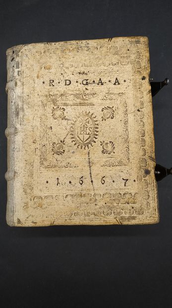 null LIVRE RELIGIEUX en latin,1666

Deux tomes en un volume 

Reliure en velin estampé...