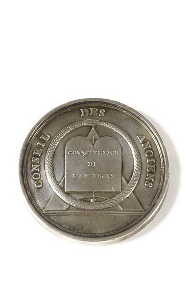 null CONSEIL DES ANCIENS Médaille de membre en argent, par Gatteaux, modèle de Prairial...