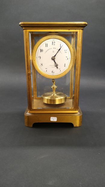 null BRASS CLOCK 400 DAYS

marked Grivolas Paris, 

H : 27 cm 

( small chip on a...