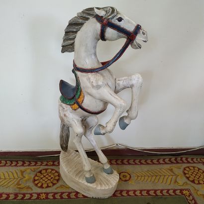 null CHEVAL CABRE en bois peint

XXème siècle 

H : 100 cm