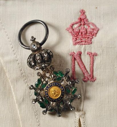 null RARES SOUVENIRS DE L'EMPEREUR NAPOLEON III -Etoile miniature de la Légion d'honneur...