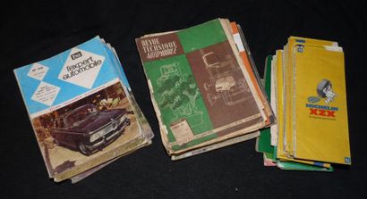 null Lot de diverses «revues techniques automobiles» et cartes Michelin.