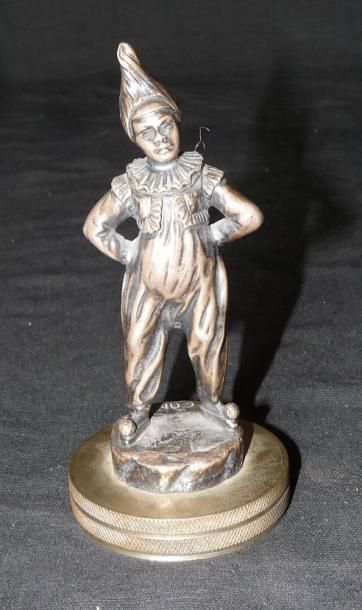 null PETIT CLOWN. Mascotte en bronze signée C. Omerth, France 1915. Haut 120 mm....