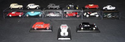 null Lot comprenant 15 miniatures au 1/43e de marque Solido.

Lot including 15 miniatures...