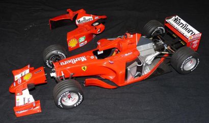 FERRARI Maquette de Formule 1 de 2001 de Michael Schumacher au 1/12e en configuration...