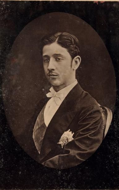 null Photographie en buste du Prince Impérial prise lors de sa majorité (1874) Avec...