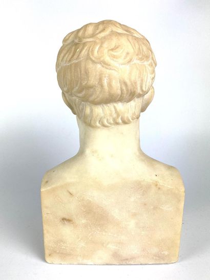 null Antoine-Denis CHAUDET (1763-1810) d'après Buste en marbre blanc représentant...