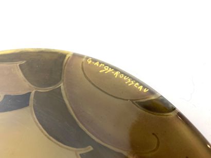 null Gabriel ARGY-ROUSSEAU Coupe sur pied en verre fumé à décor sur l’aile de colombes...