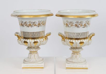 null PARIS Pair of Medici vases in white and gold porcelain, the side handles with...