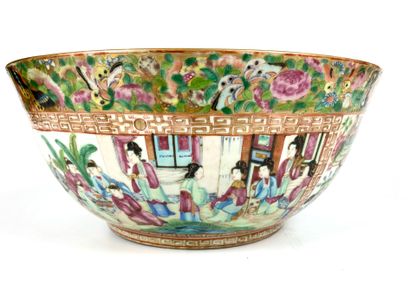 null CHINA Large Canton porcelain cup with polychrome enamel decoration of palace...