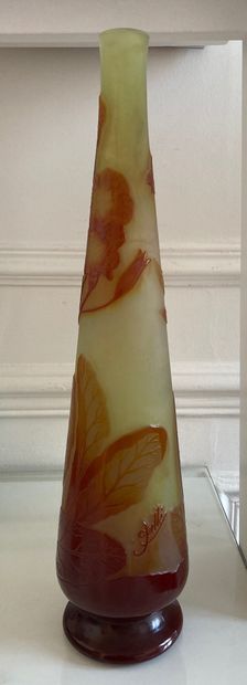 ETABLISSEMENT GALLE Tapered glass vase on...