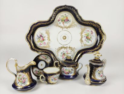 null SEVRES (in the taste of) Tea service said cabaret in blue and gold porcelain...