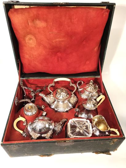 null MARRET ET JARRY FRERES Silver tea and coffee set including : - a samovar with...