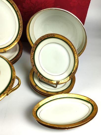 null LIMOGES White and gold porcelain dinner service Rocal model including : 2 ravioli...