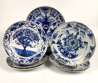 null CHINA A SQUARE PLAT and SIX BLUE-WHITE PORCELAIN PLATES 18th-19th century (chips...