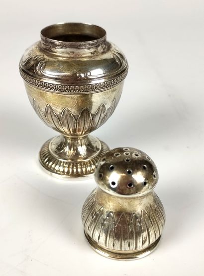 SALT STAND AND PEPPER STAND in silver Minerva...