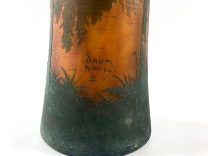 null DAUM NANCY Vase of horn shape out of engraved and frosted glass with marbled...