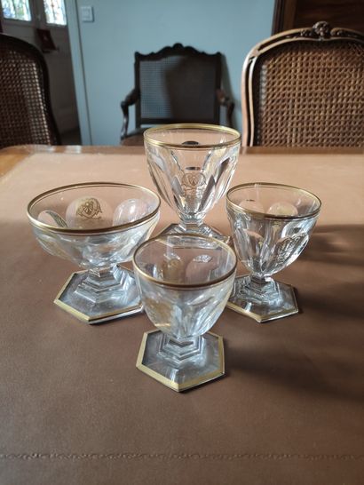 null BACCARAT Crystal and gold glass set Harcourt Talleyrand model including: - 12...