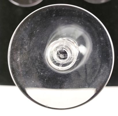 null LALIQUE FRANCE Part of service of crystal glasses including : - 9 water glasses...