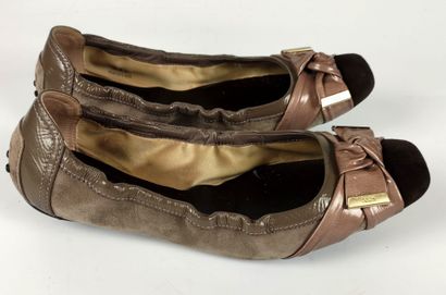 TOD'S Pair of ballerinas in grey suede and...