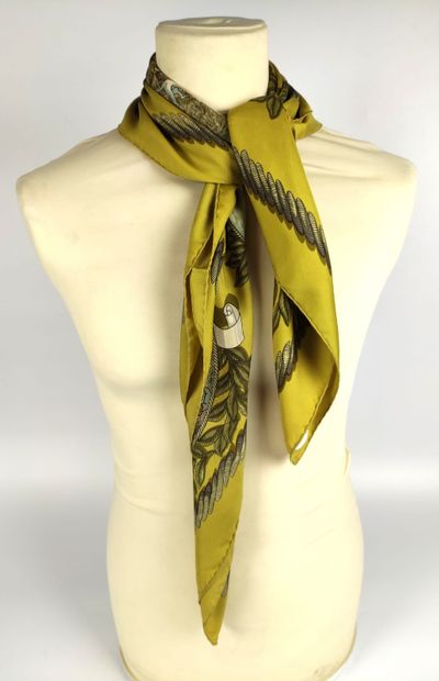 null HERMES Silk scarf "Termes de Vénérie" tasks