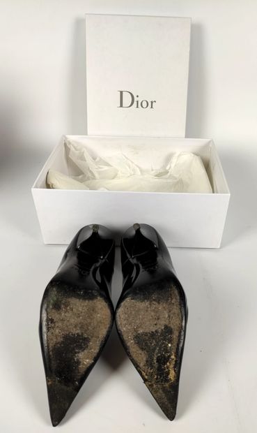 null DIOR Pair of black patent leather pointy toe pumps. Boxed. Size 39.5 (used ...