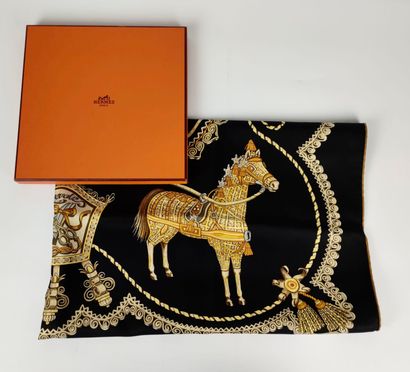 null HERMES Silk scarf with carriage and ribbon decorations. Box. Threads drawn.
