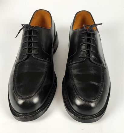 null J.M WESTON Pair of black leather golf derbies S.9/D Good condition