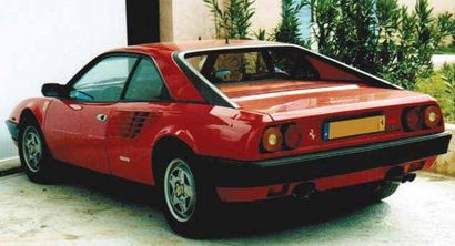 1985 FERRARI Mondial Quattrovalvole. Ferrari a présenté sa première voiture équipée...