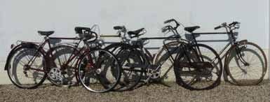 null Lot comprenat 4 Vélos de marque WILLIS (St-Etienne), AS (Châtellerault), MARS...