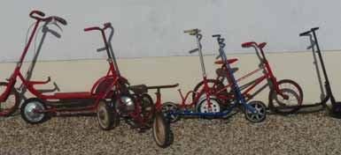 null Lot de divers jouets pour enfants comprenant des trottinettes et des vélos