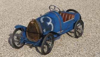 null Très belle voiture à pédales en tôle représentant la BUGATTI BRESCIA, superbes...