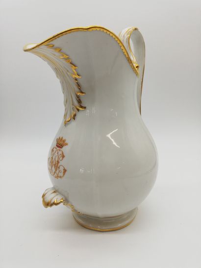 null IMPORTANT GOLDEN AND WHITE PORCELAIN GLASS with crowned initials decoration...
