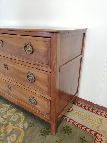 null WALNUT COMMODE opening with three drawers, bronze handles. 

Louis XVI style...