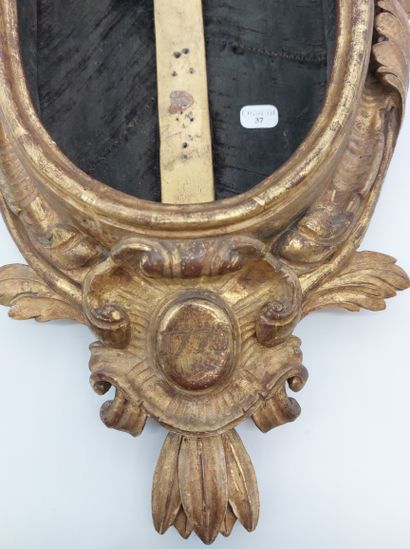 null Joli CADRE en bois doré sculpté

Epoque Louis XVI 

H : 64 cm ; L : 32 cm