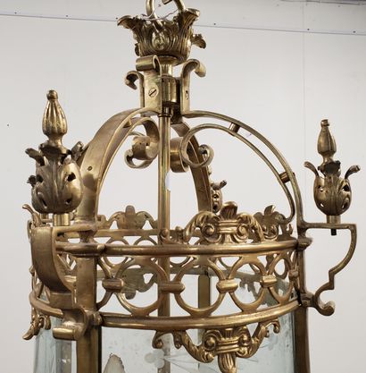 null IMPORTANT LANTERN in gilt bronze, openwork and chased 

Curved and engraved...
