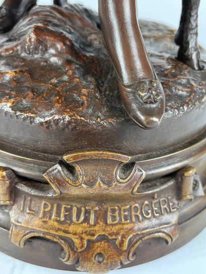 null Sylvain KINSBURGER (1855-1935) Il pleut bergère Bronze à patine brune signé...