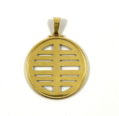 null PENDANT decorated with a geometric pattern. Mounted in 18K yellow gold. French...