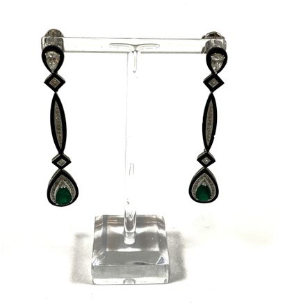 null PAIR OF EARRINGS composed of a line holding geometric shapes paved with brilliant-cut...