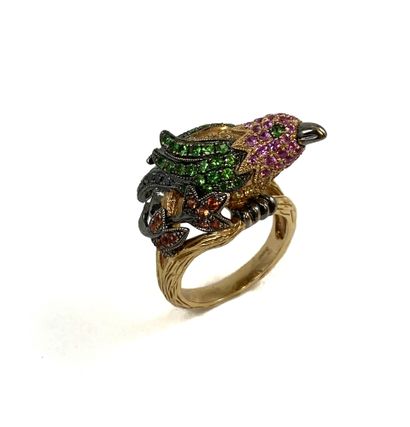 RING decorated with a bird paved with sapphires...