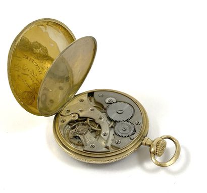  WATCH OF GOUSSET decorated with a drawing of interlacing. Gilded back, seconds at...