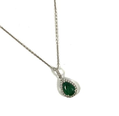 null NECKLACE holding a pear-shaped emerald in a circle of brilliant-cut diamonds....