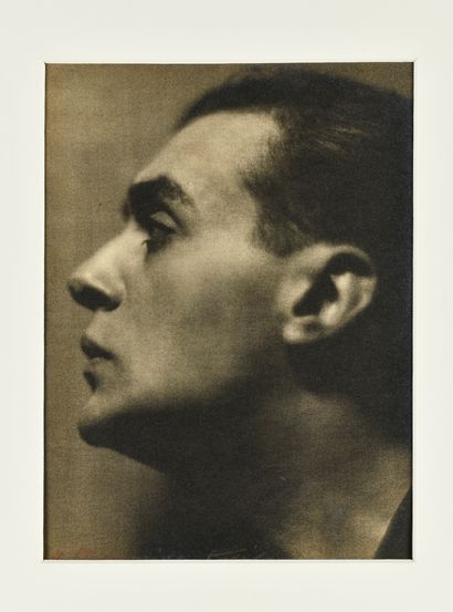 null ALBERT RUDOMINE (1892-1975) Portrait de Charles Boyer de profil. Circa 1920-1930...