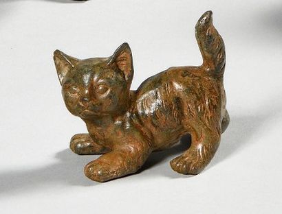 PIERRE CHENET (XXe) Petit chat Bronze à patine...