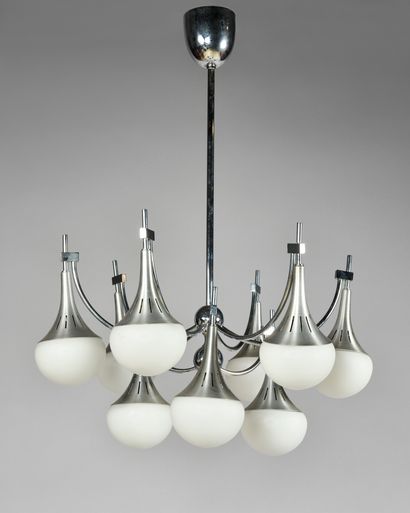 null GAETANO SCIOLARI (1927-1994) Chandelier with nine opal glass bulbs on arched...