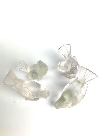  RENE LALIQUE Suite of four sparrows in frosted...