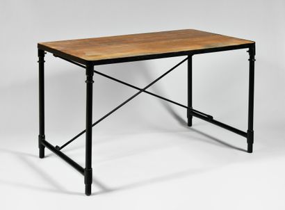 null CONTEMPORARY WORK Table with rectangular top in natural wood in a cast metal...